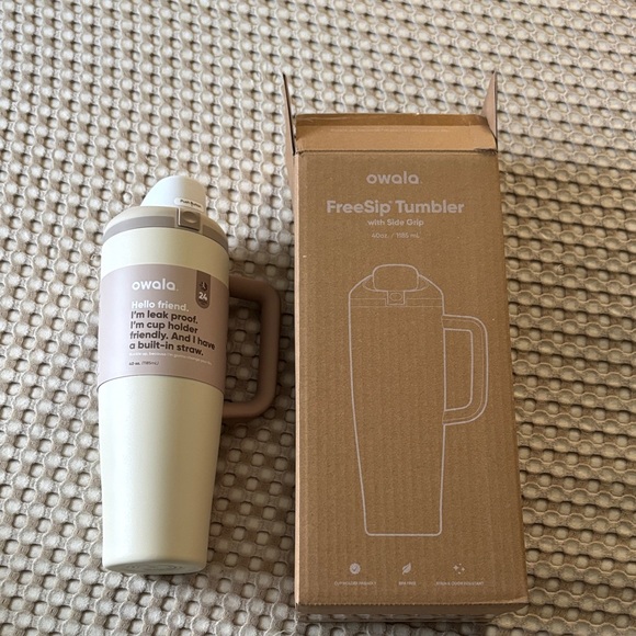 Owala FreeSip Tumbler - Picture 2 of 5